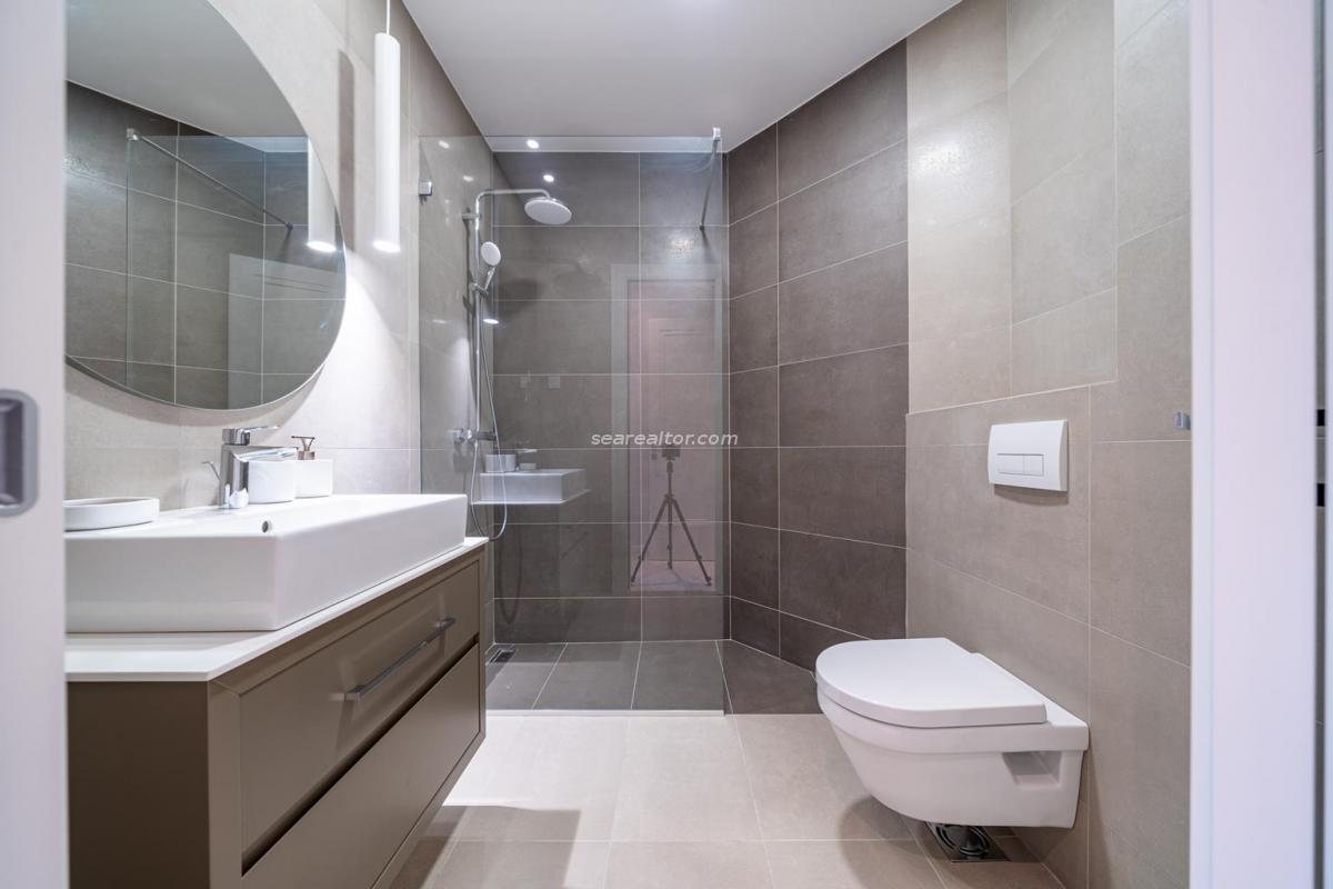 Spacious 2-Bedroom Apartment with Sea View in Tivat 13