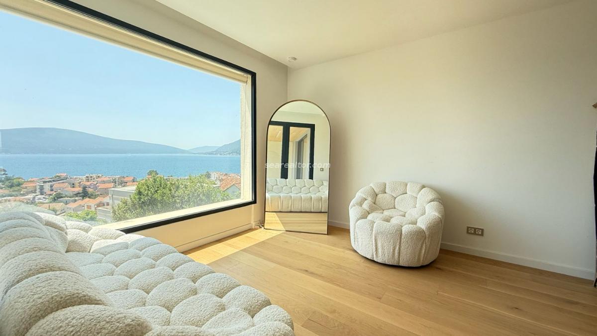 Dvosoban stan u Tivtu, 103m²