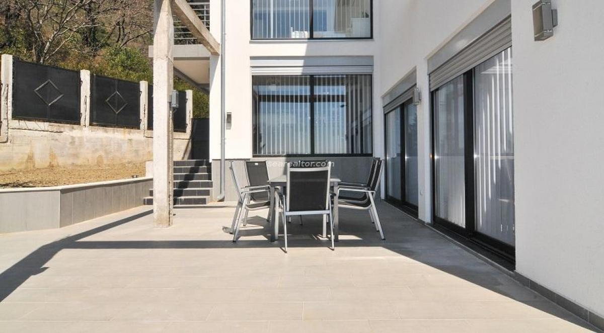 Havuzlu Lüks Villa, Misafir Dairesi ve Ek Arsa – Tivat 17