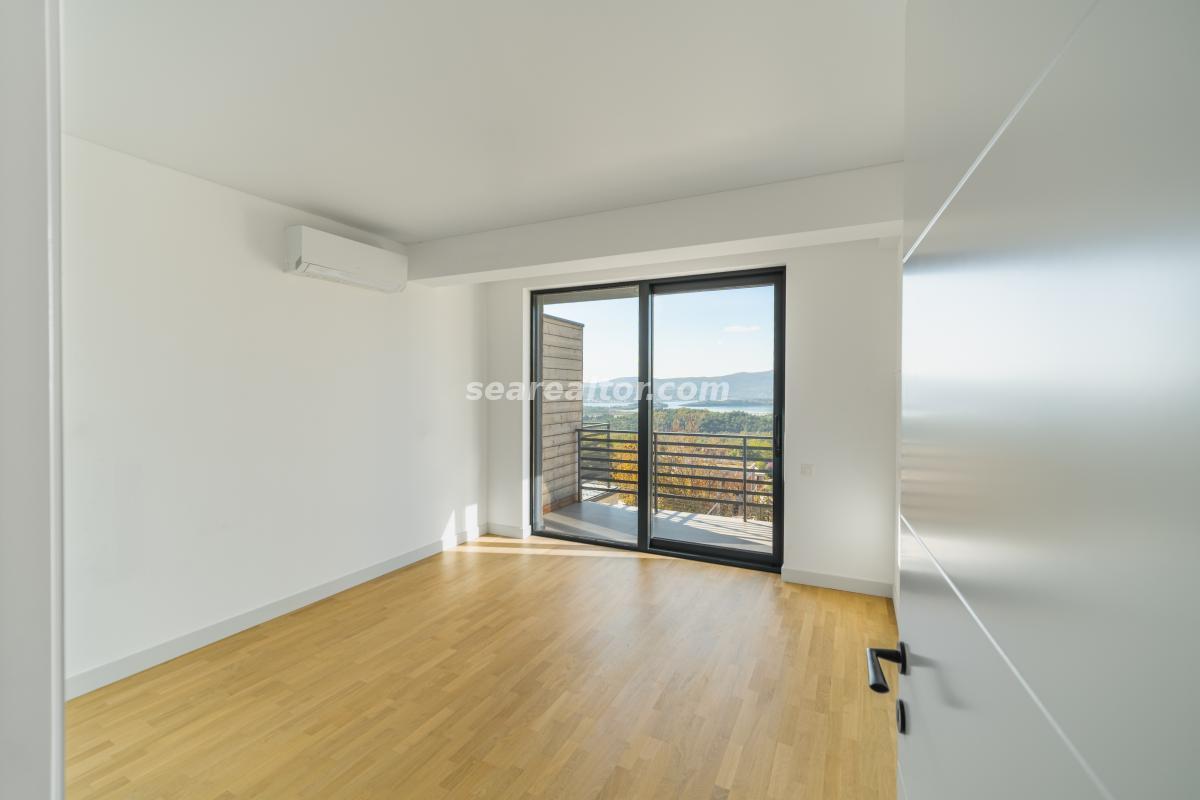 Modern Townhouses with Panoramic Views of Tivat Bay 4