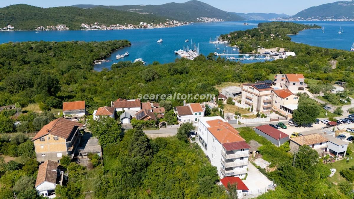 Denizden 250 m Uzaklıkta, Đuraševići, Tivat'ta Satılık 9 Daireli Konaklama Binası