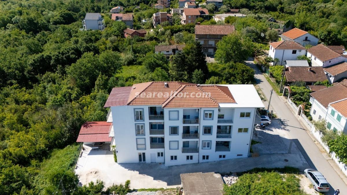 Denizden 250 m Uzaklıkta, Đuraševići, Tivat'ta Satılık 9 Daireli Konaklama Binası 2