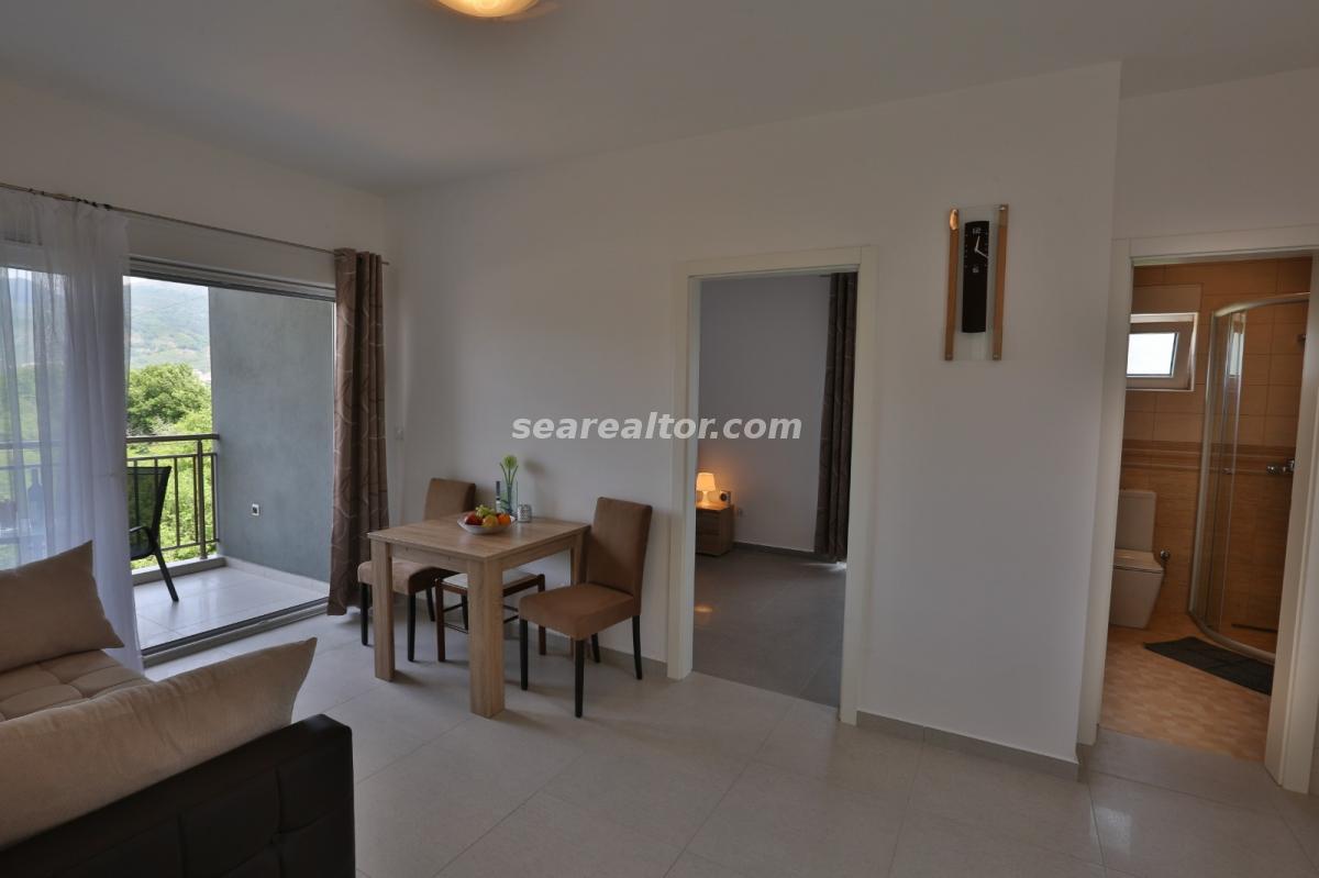 Denizden 250 m Uzaklıkta, Đuraševići, Tivat'ta Satılık 9 Daireli Konaklama Binası 7