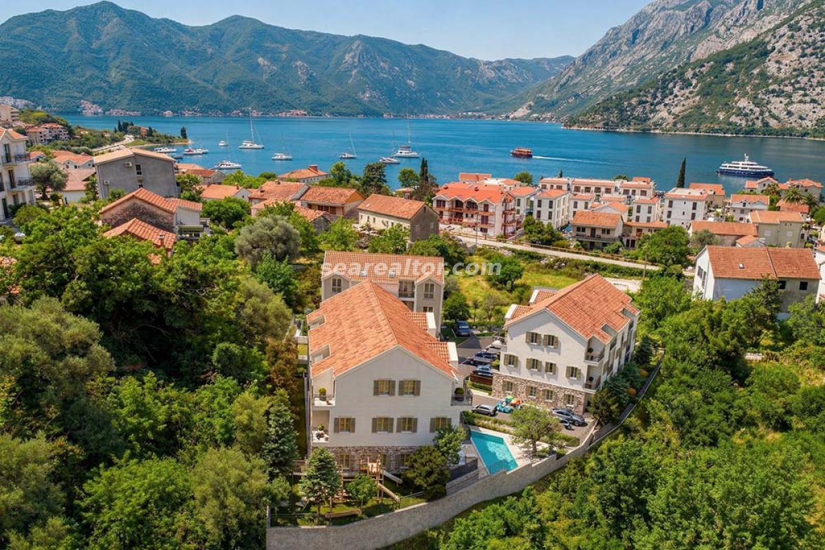 One-bedroom apartment for sale in Risan in a new complex near the sea