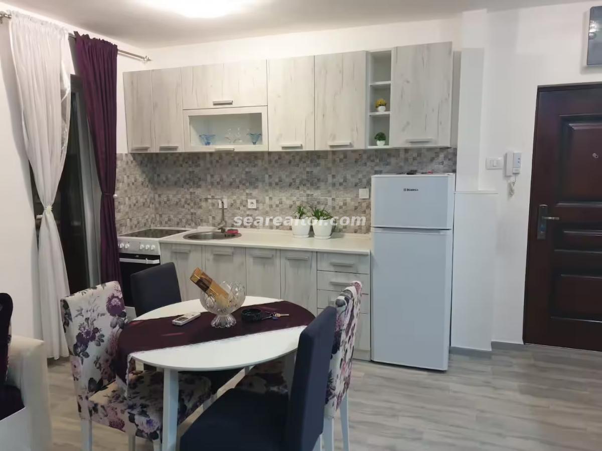 Dvosoban stan u Kotoru, 65m² 2