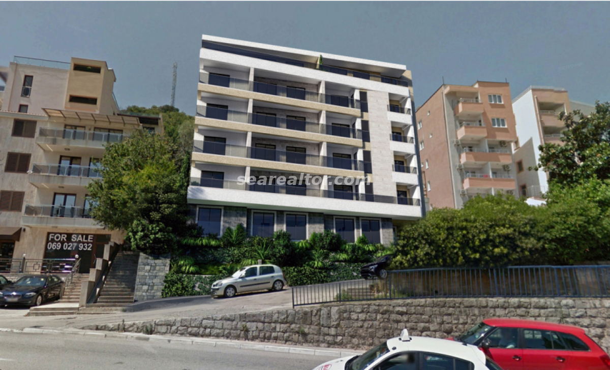 Trosoban stan u Budvi, 103m²