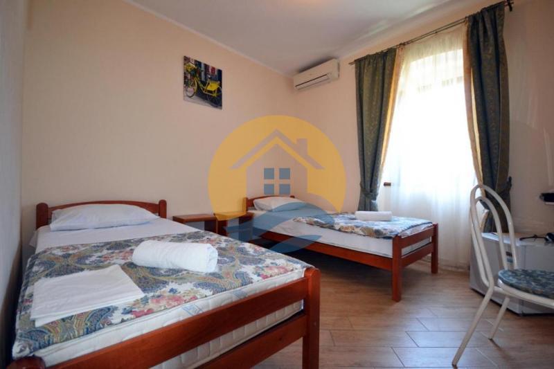 Nekretnina u Herceg Novom, 450m² 18