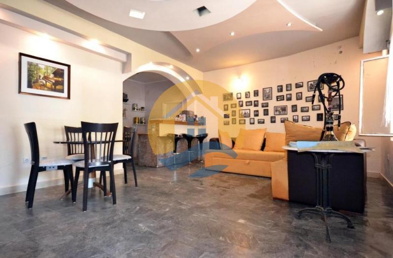 Nekretnina u Herceg Novom, 450m² 21