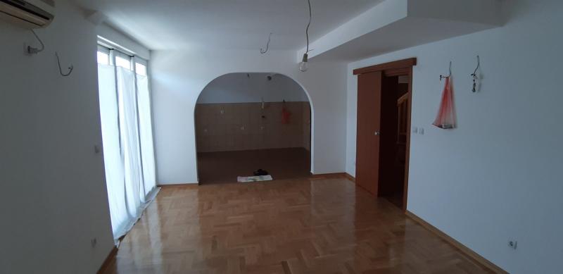 Trosoban stan u Kotoru, 108m² 3