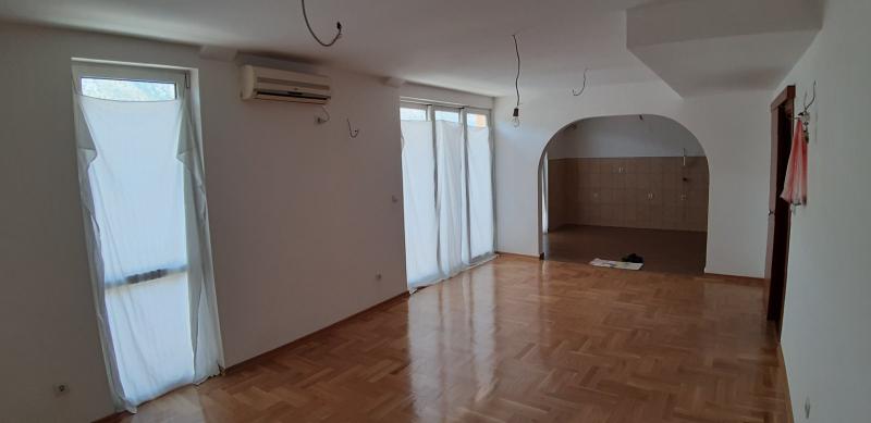 Trosoban stan u Kotoru, 108m² 4