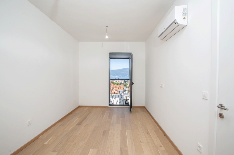 Trosoban stan u Tivtu, 143m² 18