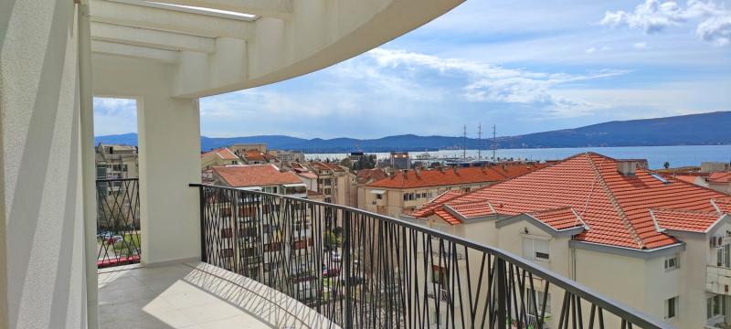 Trosoban stan u Tivtu, 143m² 35