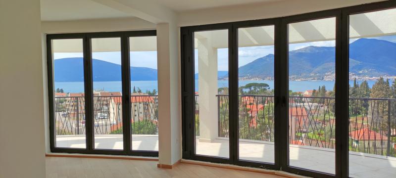 Trosoban stan u Tivtu, 143m² 37