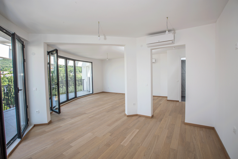 Trosoban stan u Tivtu, 143m² 8