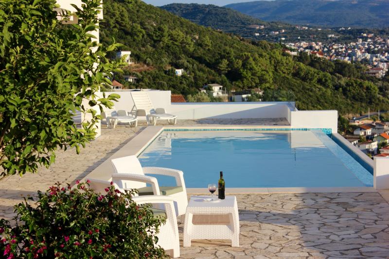 Kuća u Baru, 450m² 18