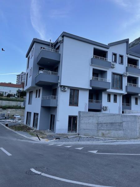 Trosoban stan u Kotoru, 98m² 2