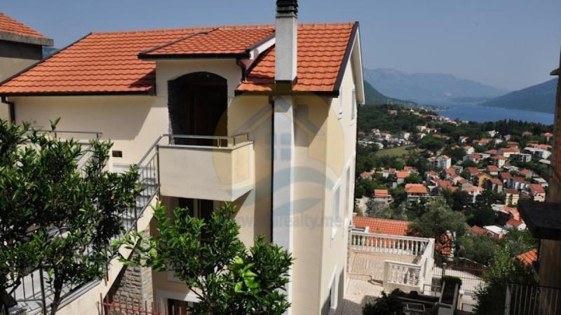 Kuća u Herceg Novom, 319m² 2