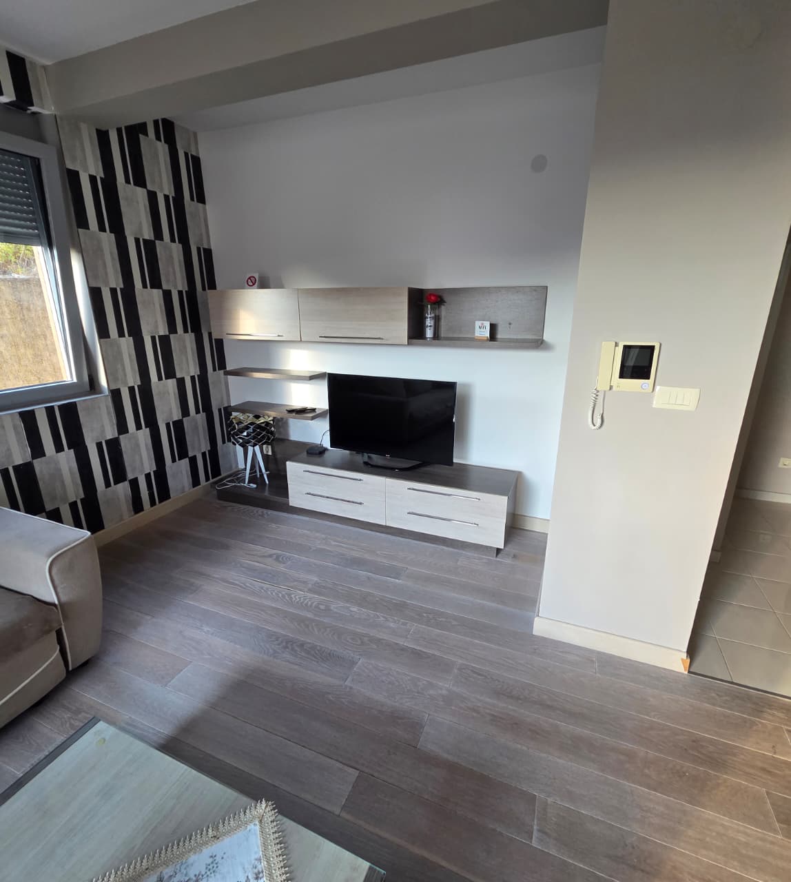Modern One-Bedroom Apartment for Rent - Opatovo, Tivat — 3