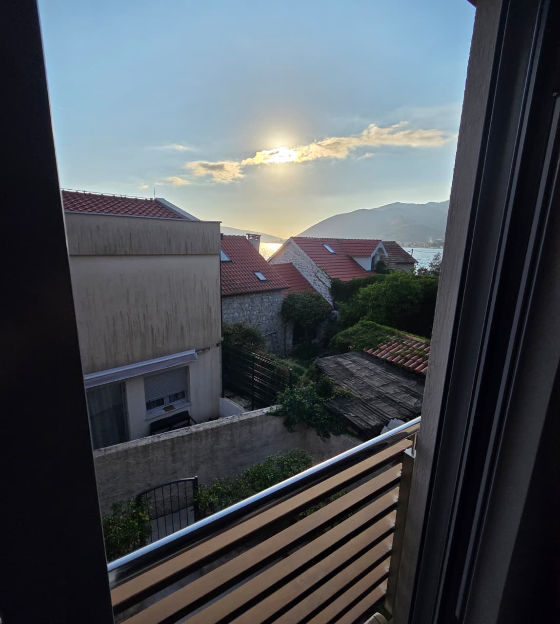 Modern One-Bedroom Apartment for Rent - Opatovo, Tivat — 9
