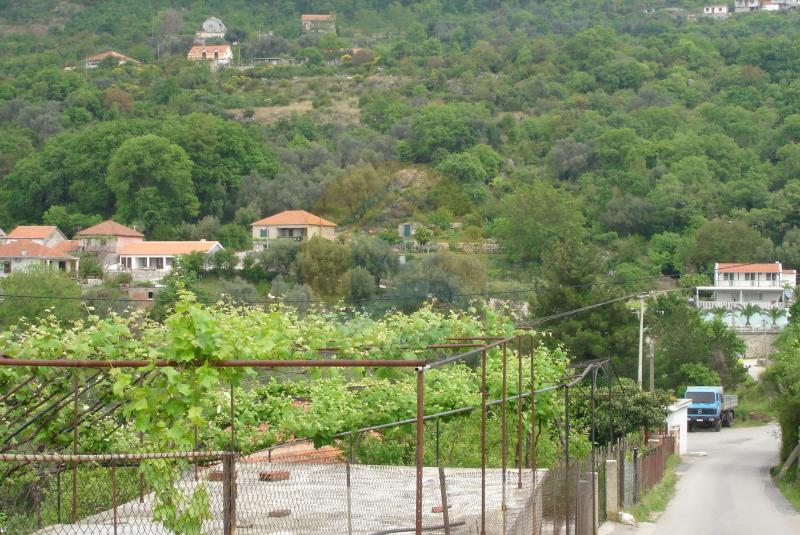 Urbanized plot in Kavac, Kotor 2