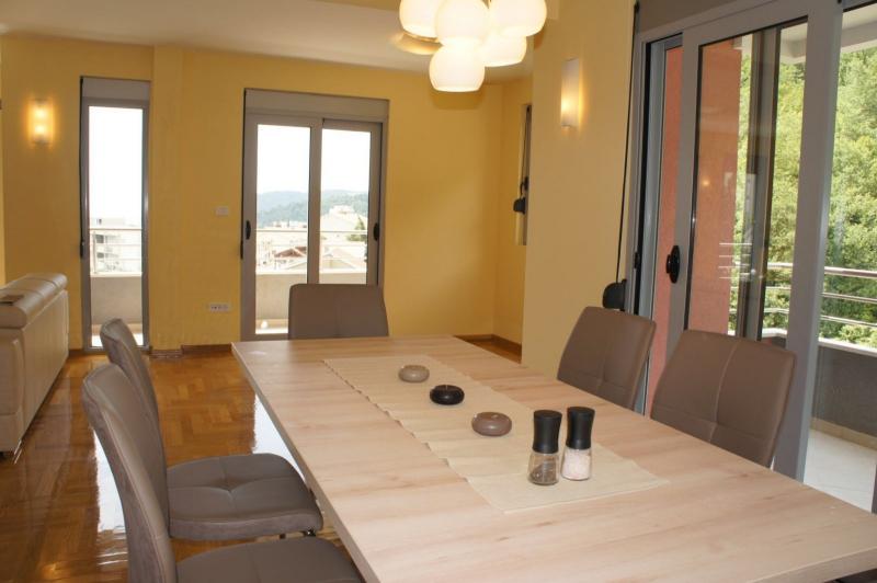 Dvosoban stan u Budvi, 100m² 3