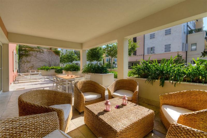 Modern two bedroom apartment, with a large terrace, in Zeta residence, Porto Montenegro 13