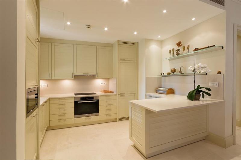 Modern two bedroom apartment, with a large terrace, in Zeta residence, Porto Montenegro 8