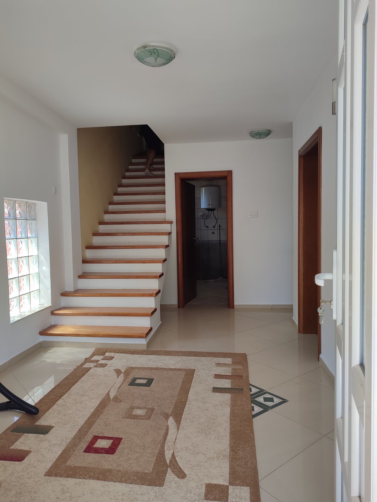 Family House in a Quiet Neighborhood – Nikšić — 10