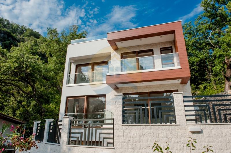 Kuća u Budvi, 285m²