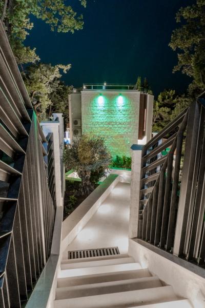 Luxury villa with beautiful sea views for sale, Perazića Do, Budva - Montenegro. 2