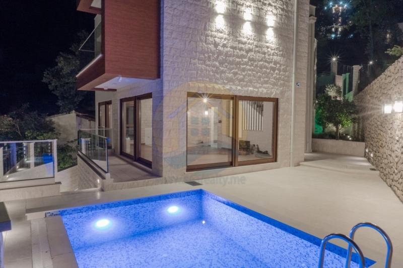 Luxury villa with beautiful sea views for sale, Perazića Do, Budva - Montenegro. 10