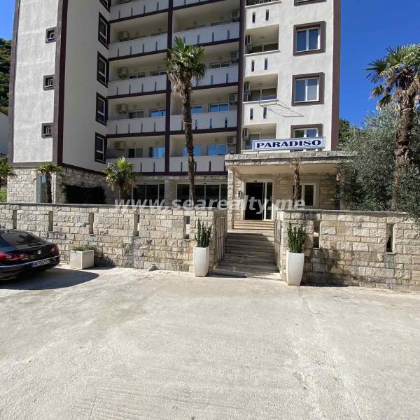 Poslovni prostor u Budvi, 493m²