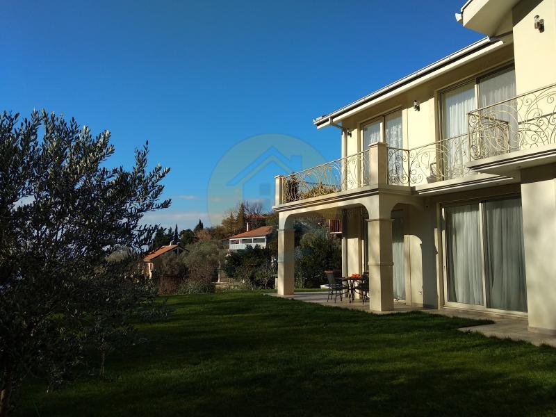Kuća u Budvi, 235m² 2