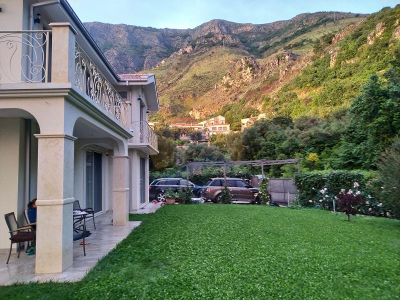 Kuća u Budvi, 235m² 3
