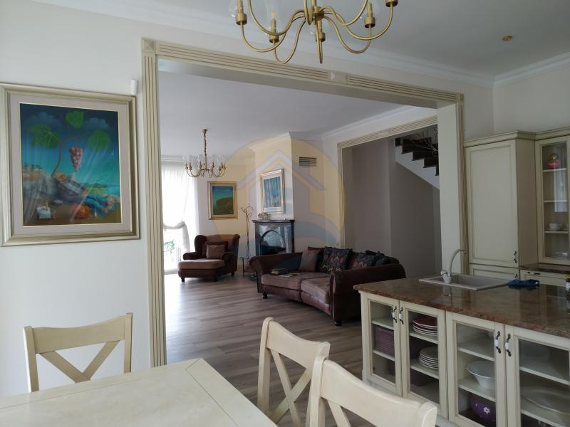 Kuća u Budvi, 235m² 7
