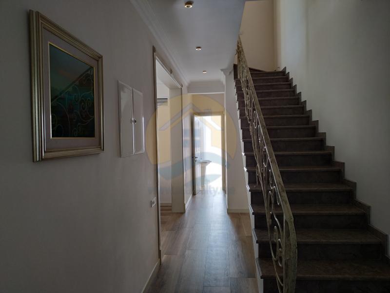 Kuća u Budvi, 235m² 10