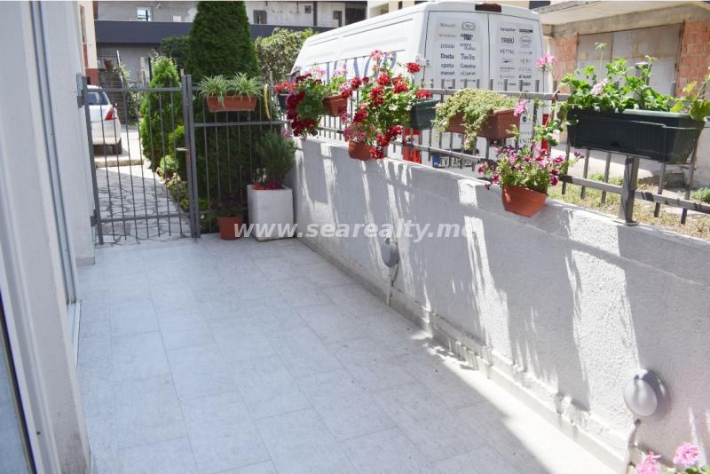 Dvosoban stan u Tivtu, 70m² 2