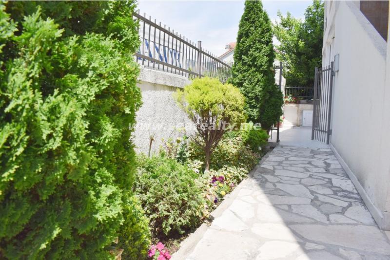 Dvosoban stan u Tivtu, 70m² 17