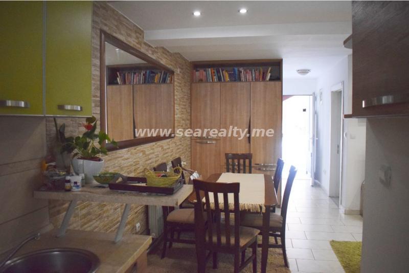 Dvosoban stan u Tivtu, 70m² 5