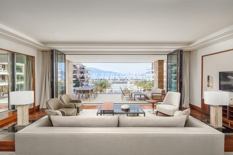 Dvosoban stan u Tivtu, 175m²