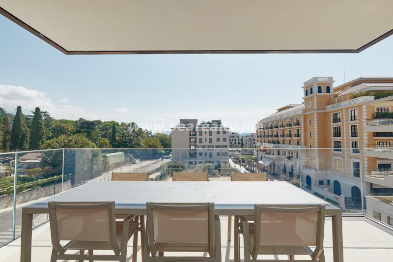 Dvosoban stan u Tivtu, 175m² 26