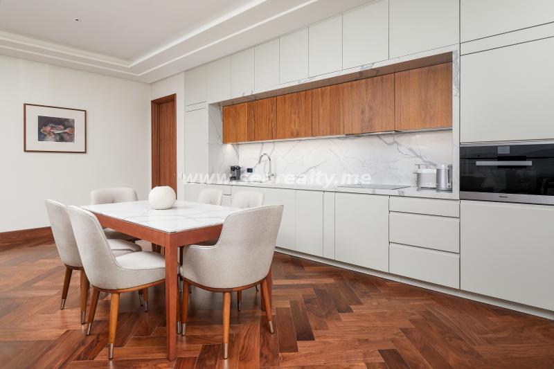 Dvosoban stan u Tivtu, 175m² 44