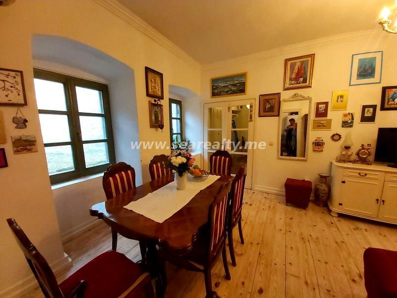 Dvosoban stan u Kotoru, 71m² 10