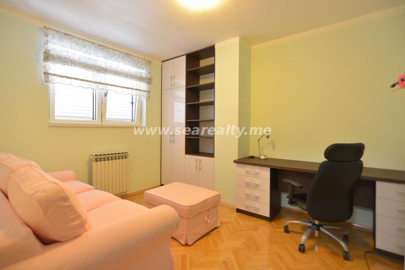 Dvosoban stan u Herceg Novom, 98m² 12