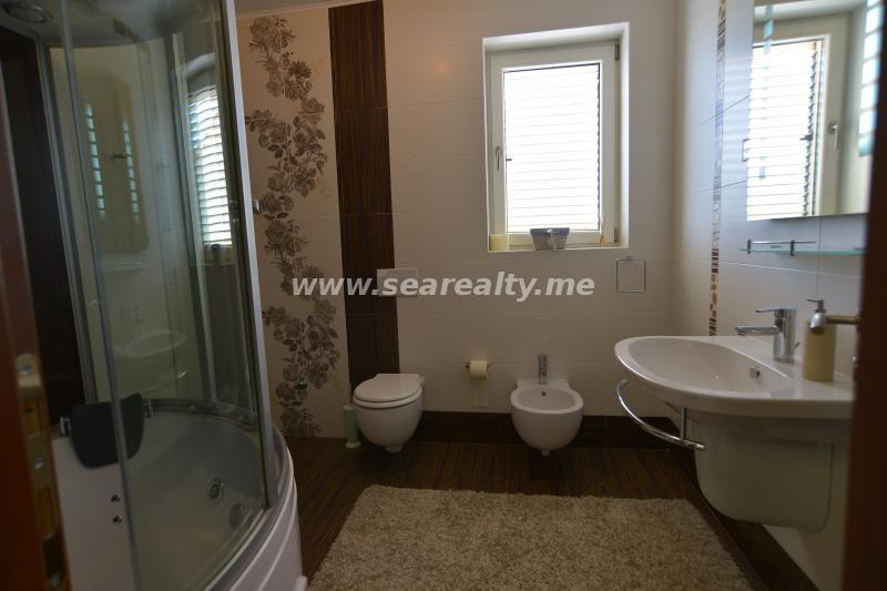 Dvosoban stan u Herceg Novom, 98m² 13