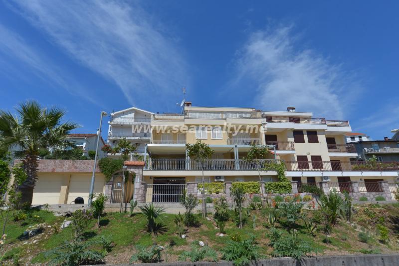 Dvosoban stan u Herceg Novom, 98m² 3