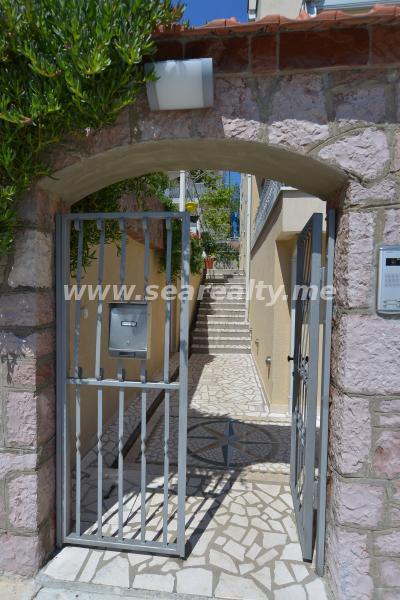Dvosoban stan u Herceg Novom, 98m² 22