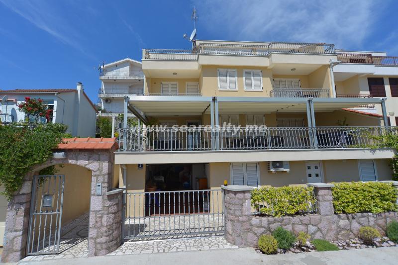 Dvosoban stan u Herceg Novom, 98m² 28