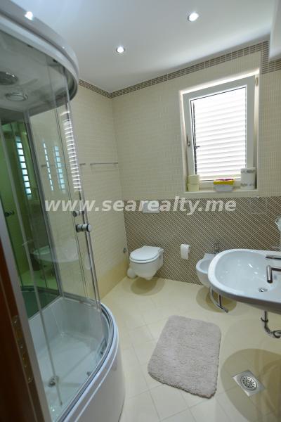 Dvosoban stan u Herceg Novom, 100m² 14