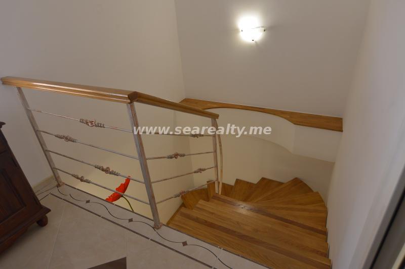 Dvosoban stan u Herceg Novom, 100m² 18